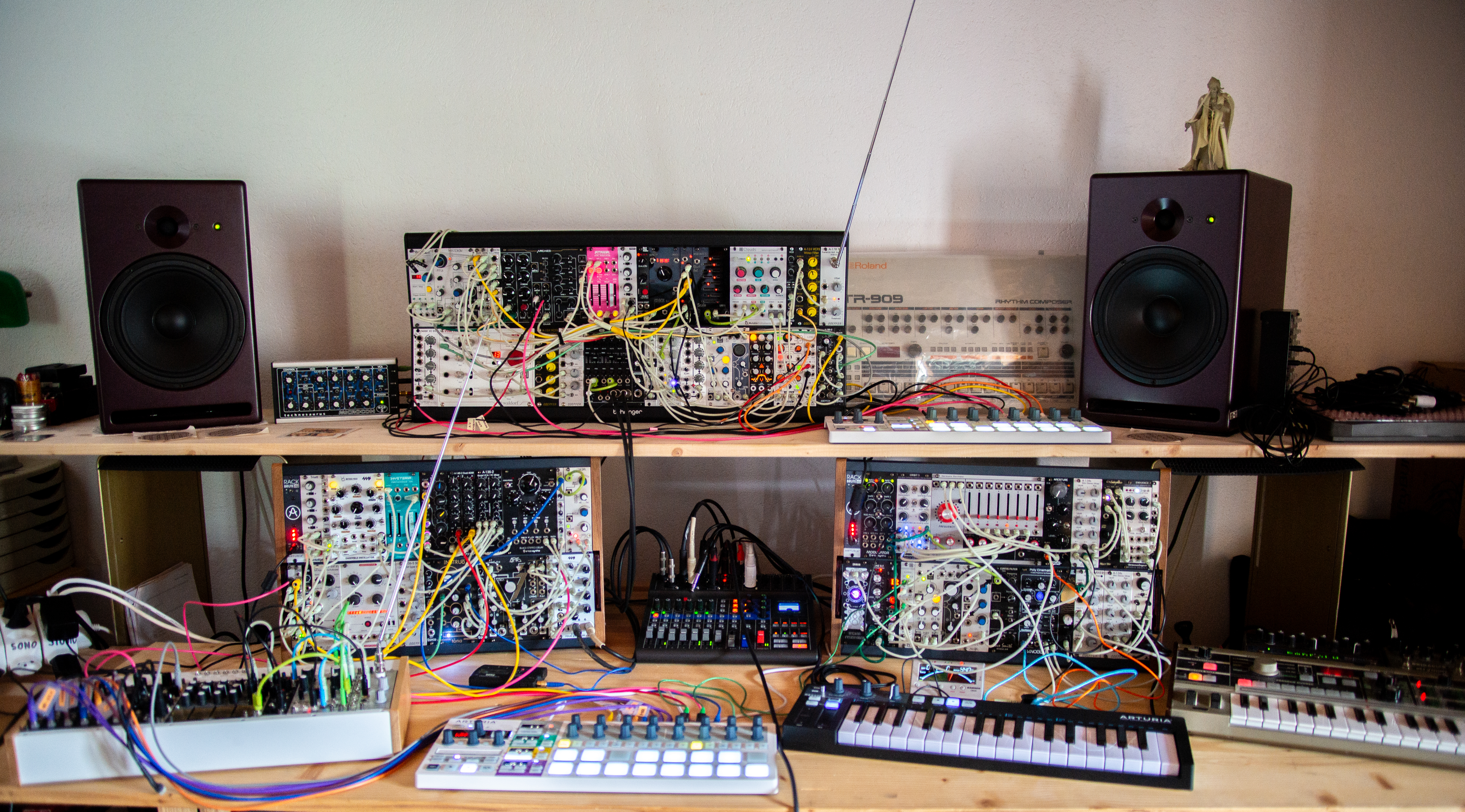 picture of a modulator synth made by Modulator (CH)